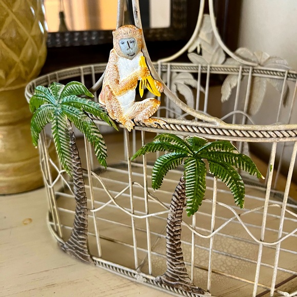 Large Tropical Palm Tree Wire Basket with Monkey Accent - Picture 6 of 8
